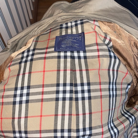 Burberry Jackets & Blazers - Burberry of London’s trenchcoat in good shape